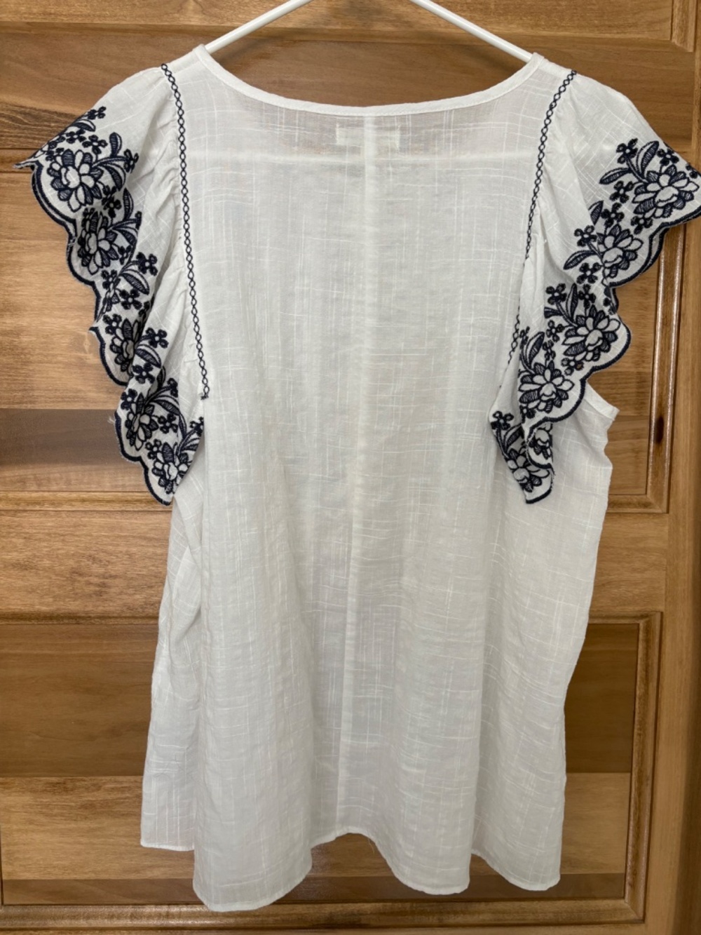Embroidered White Max Studio Gauzy Shirt Size Medium - Picture 2 of 7